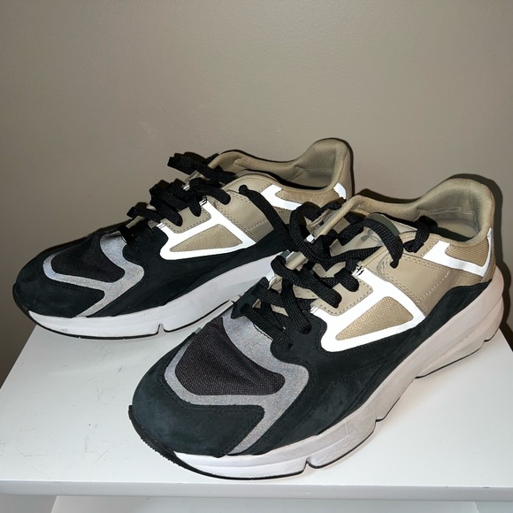 UA Forge 96 - Picture 1 of 7